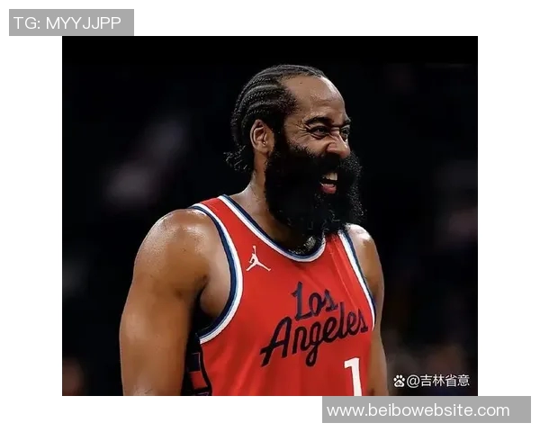 哈登出场时间全联盟第三3290分钟仅次于大桥与布克表现惊人